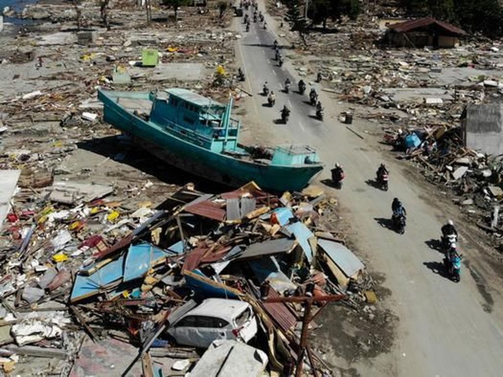 Pemerintah Usul Dana Pasca Gempa Lombok-Palu Rp 5 Triliun Pemerintah Usul Dana Pasca Gempa Lombok-Palu Rp 5 Triliun