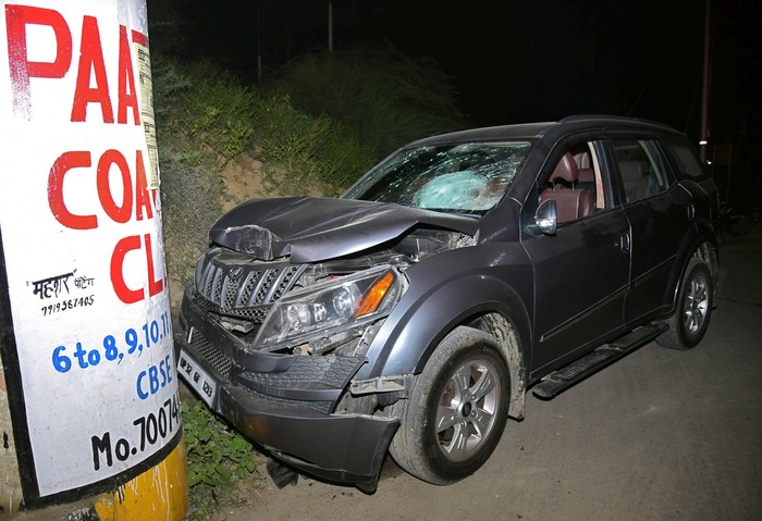 Mobil korban. Foto: Reuters