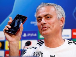 Disinggung Soal Zidane, Mourinho: Jangan Tanya Saya!