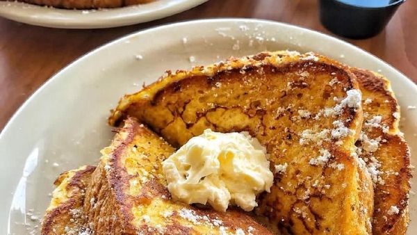 Bosan Roti Tawar Biasa? Ini 10 Varian French Toast yang Enak Buat Sarapan
