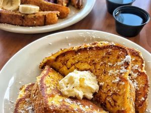 Bosan Roti Tawar Biasa? Ini 10 Varian French Toast yang Enak Buat Sarapan