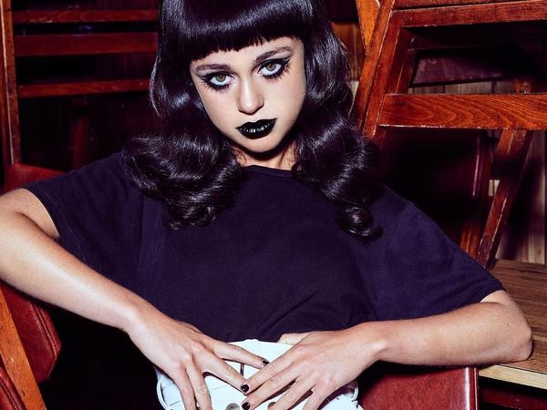 Jadi Model Kosmetik, Putri Inggris Ini Nyaris Tak Dikenali