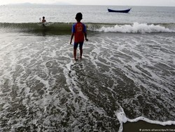 Pemasangan Pendeteksi Dini Tsunami Baru Terhambat Devaluasi Rupiah?