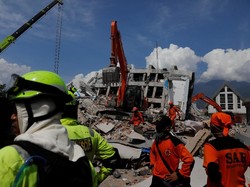 Bulog Kirim Beras hingga Daging ke Korban Gempa Palu