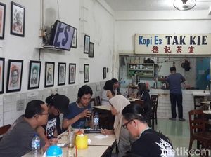 5 Kedai Kopi Jadul Jakarta hingga Kisah Gagal Diet Karena Makanan Gratis 5 Kedai Kopi Jadul Jakarta hingga Kisah Gagal Diet Karena Makanan Gratis