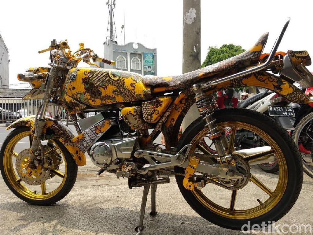 Melestarikan Budaya Batik Lewat Modifikasi Motor Melestarikan Budaya Batik Lewat Modifikasi Motor