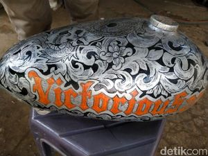 Kerennya Modifikasi Tangki Motor Lewat Sentuhan Batik