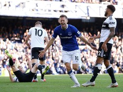 Gylfi Sigurdsson jadi bintang kemenangan Everton dengan skor 3-0 atas Fulham. Dia bikin dua gol. (Ed Sykes/Action Images via Reuters)