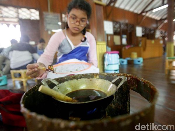 Peringati Hari Batik Nasional di Museum Tekstil