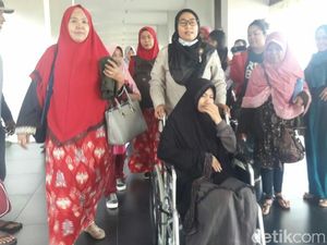 Pulang ke Banyuwangi, Satu Keluarga Korban Gempa Palu Histeris