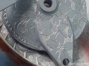 Unik, Pelek dan Teromol Motor Diukir Motif Batik