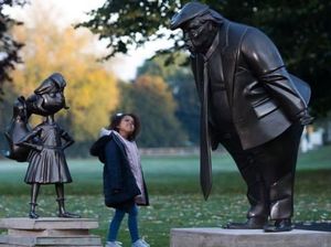 Patung Matilda Menantang Donald Trump di Inggris