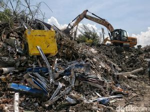 PUPR ke Kontraktor: Kalau Ada Alat Berat, Kirim ke Palu!