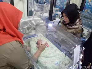 Pengungsi Gempa Palu Lahirkan Bayi Kembar 3