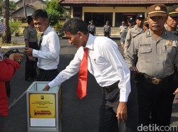 Polisi, TNI dan Mahasiswa Galang Dana Korban Gempa di Sulteng