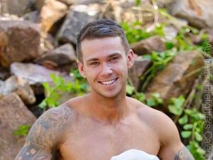 Saat Petugas Pemadam Kebakaran Tampil Seksi Jadi Model Kalender