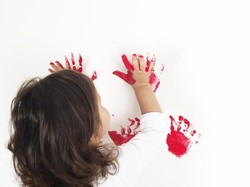 Jangan Sepelekan Kebersihan Dinding Rumah Ya, Bun