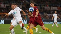 AS Roma menang telak 5-0 atas Viktoria Plzen dengan tiga gol di antaranya dibuat Edin Dzeko. (Tony Gentile/Reuters)