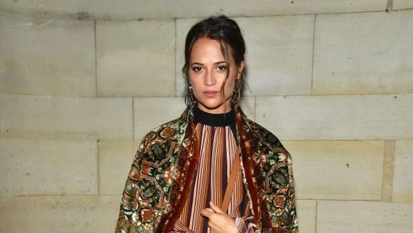 Foto: Adu Gaya Selebriti di Fashion Show Louis Vuitton, Siapa Paling Keren?