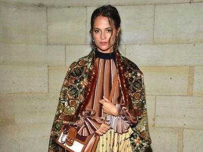 Foto: Adu Gaya Selebriti di Fashion Show Louis Vuitton, Siapa Paling Keren?