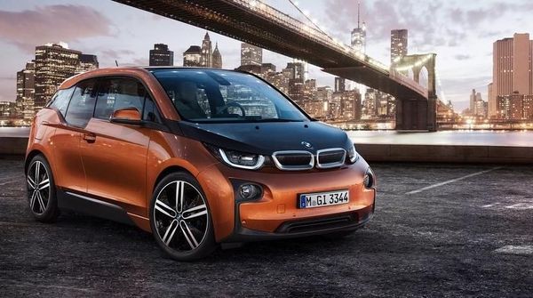 5 Mobil yang Pakai Mesin Motor