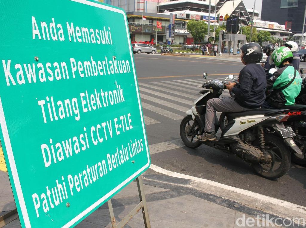 440 Pelanggar Terekam CCTV Tilang Elektronik, Termasuk TNI/Polri 440 Pelanggar Terekam CCTV Tilang Elektronik, Termasuk TNI/Polri