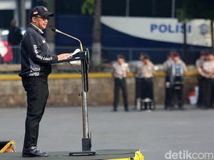 Begini Gaya Menpora Saat Pimpin Apel Pengamanan Asian Para Games