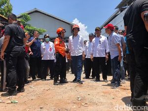 Jokowi: Diperkirakan Masih Ada 30 Korban di Runtuhan Hotel Roa Roa