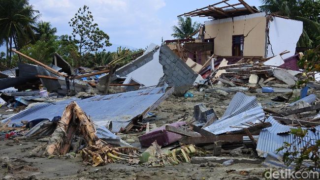 Berita Kisah Pengungsi Gempa di Sigi: Tenda Bocor hingga Kurang Selimut Jumat 19 April 2024