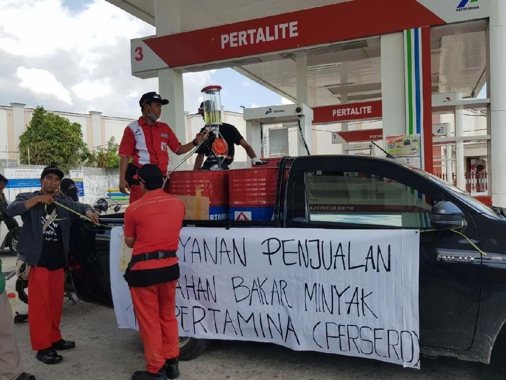 SPBU di Palu Mulai Beroperasi 24 Jam Pasca Gempa SPBU di Palu Mulai Beroperasi 24 Jam Pasca Gempa