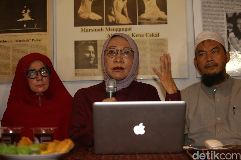 Bantah Ingin Melarikan Diri, Ratna Sarumpaet Jadi Pembicara di Chile