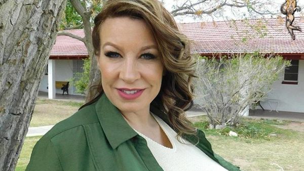 Foto Wanita Pemilik Payudara Terbesar, Bikin Ngeri dan Hidup Menderita