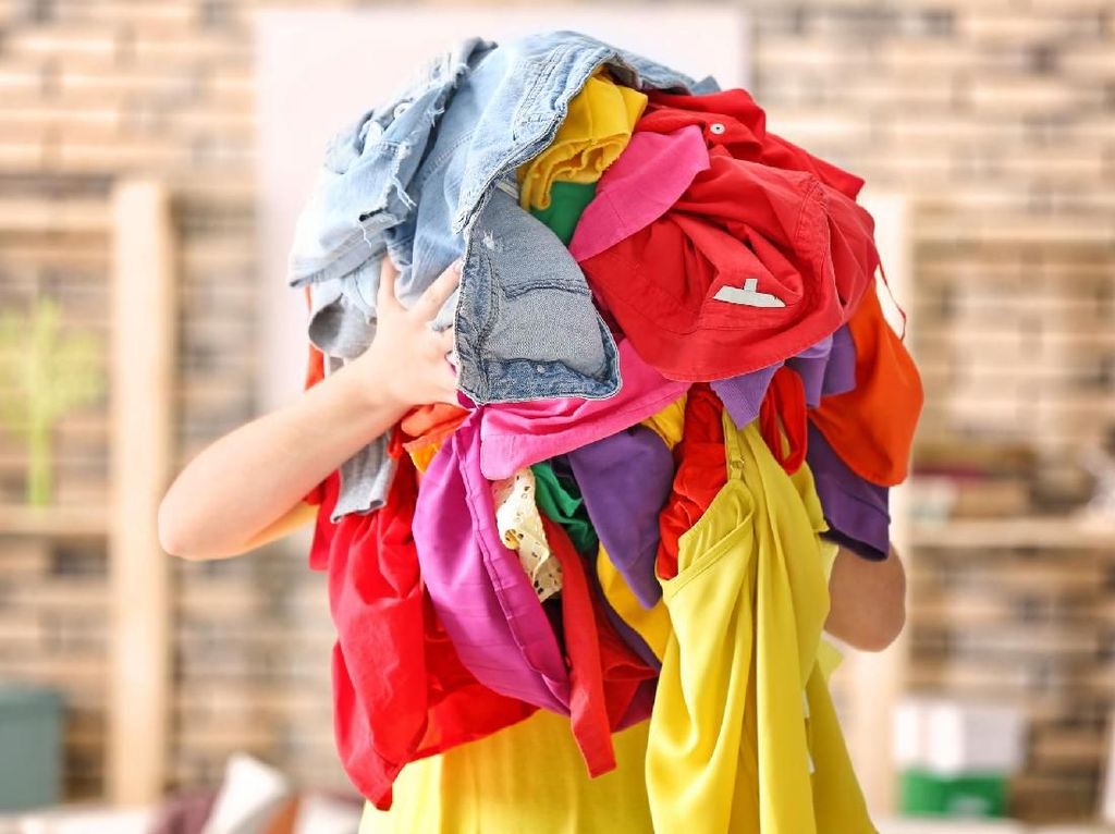 Malas Bayar Bagasi, Pria Ini Pilih Pakai 15 Lapis Baju Malas Bayar Bagasi, Pria Ini Pilih Pakai 15 Lapis Baju