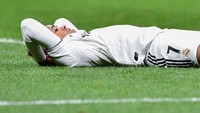 Mariano Diaz juga harus menepi karena mengalami masalah pada otot kakinya. Belum ada prediksi mengenai waktu Marano bakal comeback. (Foto: Mladen Antonov/AFP Photo)