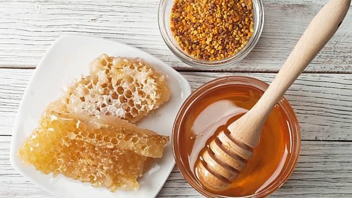 Gula dan madu sama-sama bikin gemuk bila dikonsumsi berlebihan. (Foto: iStock)