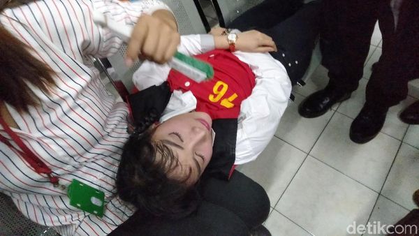 Roro Fitria Pingsan di Persidangan Perkara Narkoba