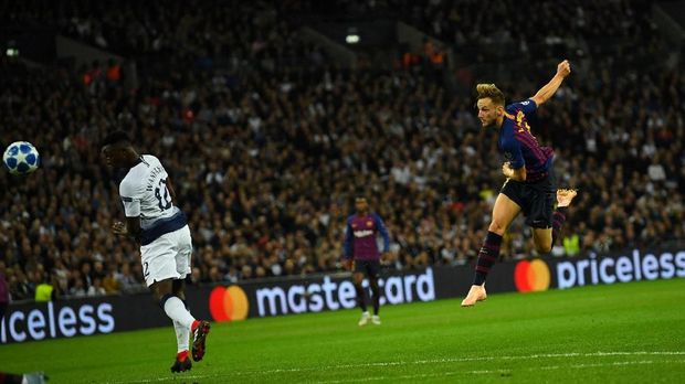 Ivan rakitic mencetak gol cantik di babak pertama.