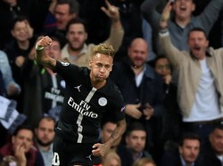 Neymar mencetak tiga gol dalam laga ini. REUTERS/Gonzalo Fuentes.