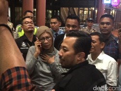 Polisi Angkut Ratna Sarumpaet Tinggalkan Bandara Soekarno-Hatta