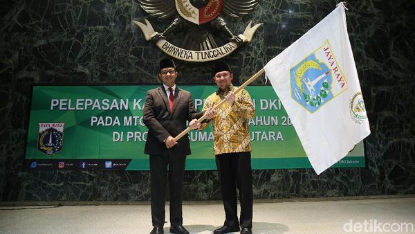 Anies Baswedan Lepas Peserta MTQ Nasional