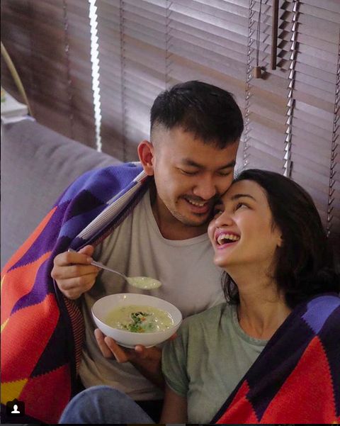 rio dewanto, atiqah hasiholan