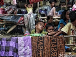 Membangkitkan Keceriaan Anak-Anak di Pengungsian