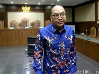 Johannes Kotjo Jalani Sidang Perdana soal Suap PLTU Riau-1