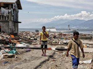 Satgas Buka Akses Jalan Menuju 2 Daerah Terisolir di Donggala Satgas Buka Akses Jalan Menuju 2 Daerah Terisolir di Donggala