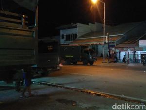 Geliat Kota Palu di Malam Hari yang Mulai Lebih Terang Geliat Kota Palu di Malam Hari yang Mulai Lebih Terang