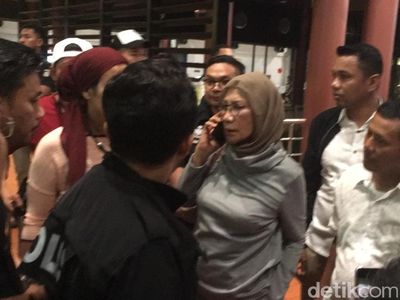 Potret Ratna Sarumpaet saat Ditangkap di Bandara Soetta