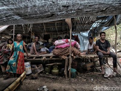 Nasib Pengungsi Gempa di Perbukitan Donggala