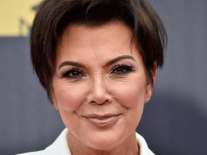 Tampilan Kris Jenner Tanpa Makeup Bikin Syok Netizen Tampilan Kris Jenner Tanpa Makeup Bikin Syok Netizen