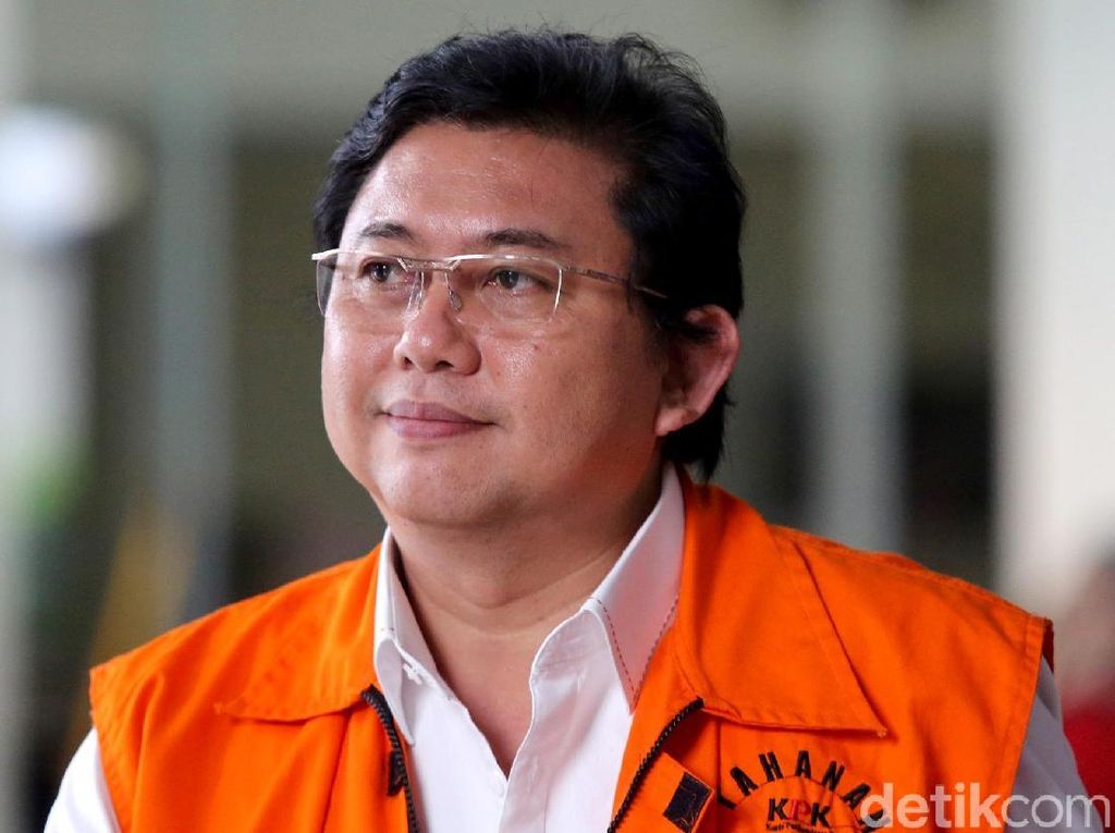 Bantah Bantu Eddy Kabur, Lucas: Nanti Terungkap yang Sebenarnya Bantah Bantu Eddy Kabur, Lucas: Nanti Terungkap yang Sebenarnya