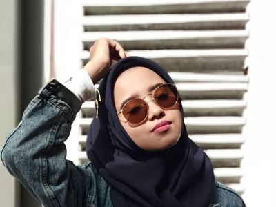 Gaya Hijab Caleg Cantik yang Viral Pasca Putus Cinta karena Beda Parpol